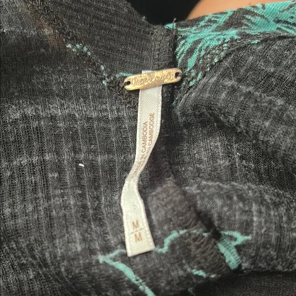 Free People, Woman’s Size M Floral Black and Green Top - Picture 7 of 7